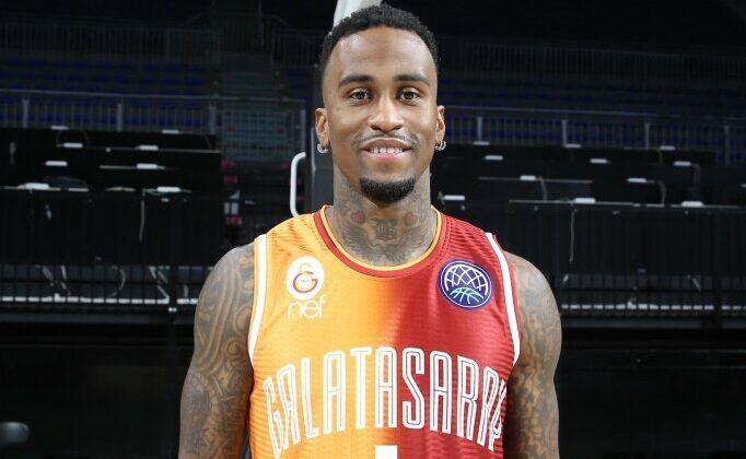Dee Bost’tan Galatasaray taraftarına mesaj!