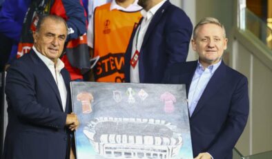Terim, Fiorentina maçında tribünde