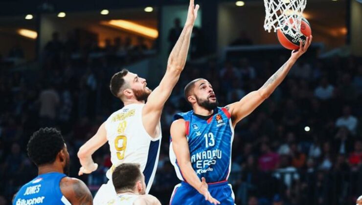 Anadolu Efes – Fenerbahçe Beko maç sonucu: 84-89 | Türk derbisini kazanan Fenerbahçe Beko!