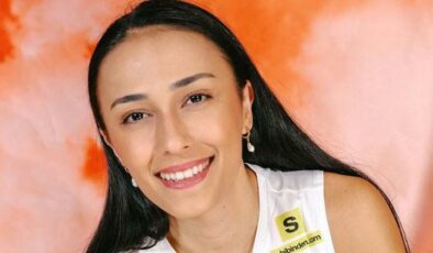 Simge Aköz, sağ elinden ameliyat oldu